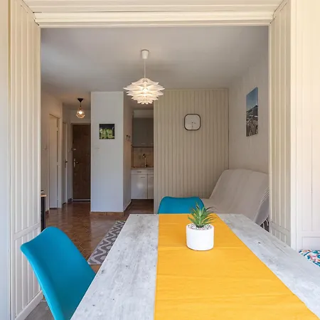 아파트 Les Regates-6 By Interhome *
